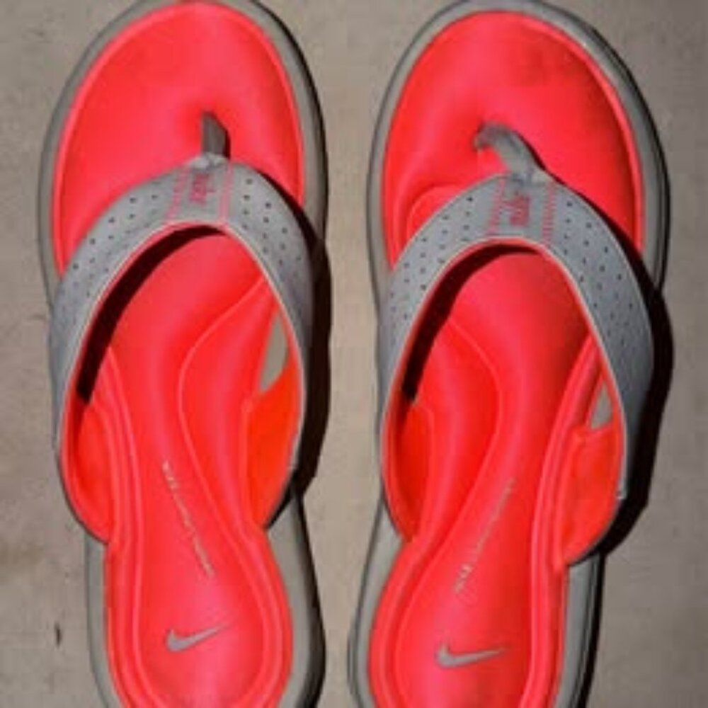 Women’s Hot Pink/Grey Nike Memory Foam Flip Flop Sandal Shoe Size 8